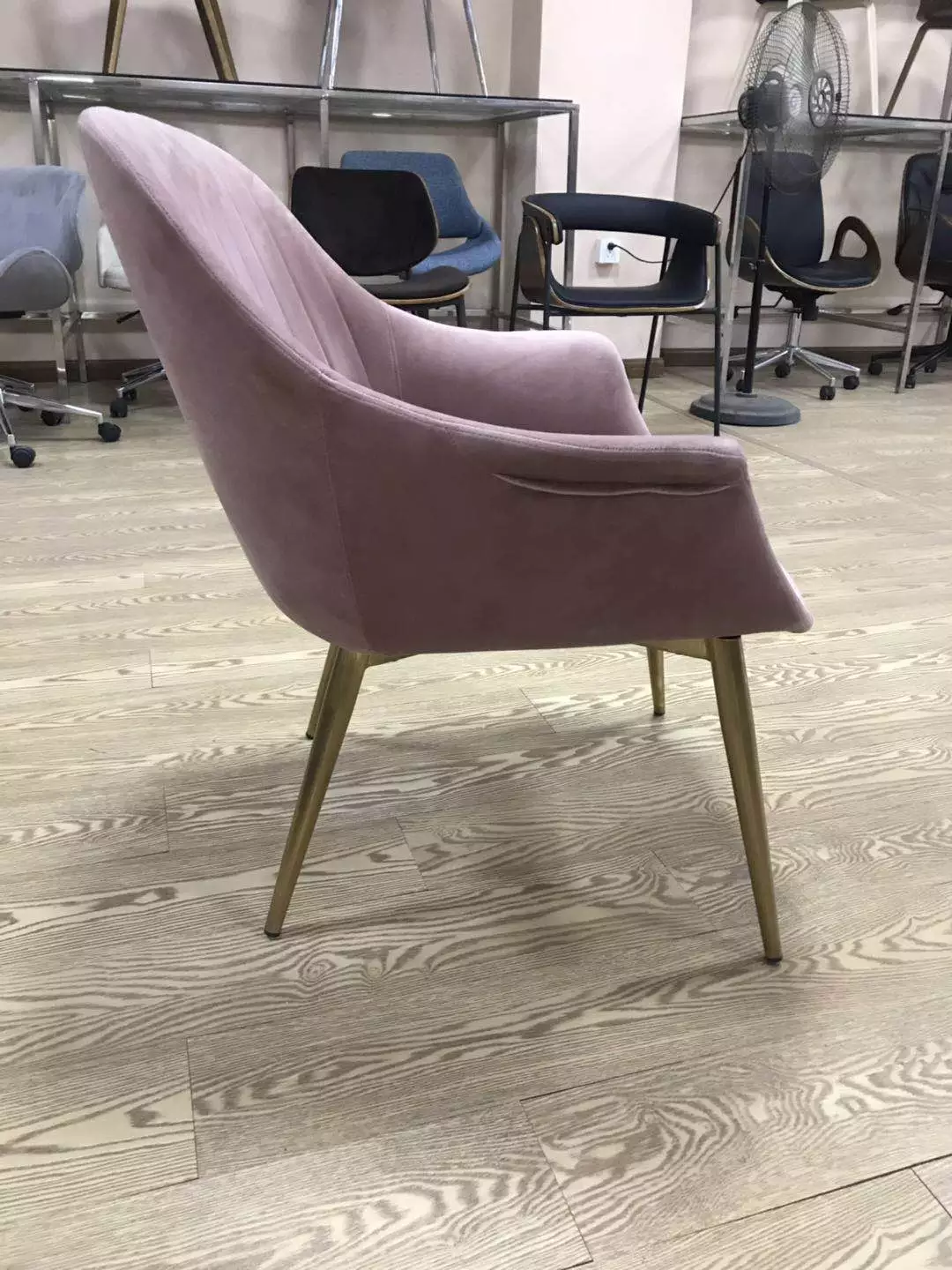 Modern Living Room Sofa Pink Velvet Lovesat Lounge Sofa Chair